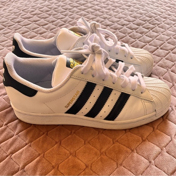 Adidas Superstars White with black stripes Mens sz8/ Women’s Sz 9 - Picture 4 of 8